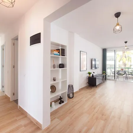 Location - Walk To The Beach, Shops & Dining Appartement