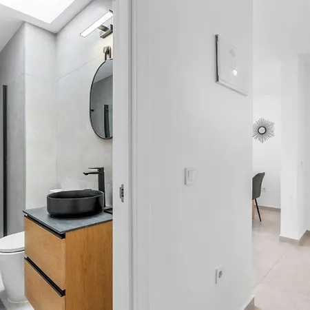 Location - Walk To The Beach, Shops & Dining Appartement