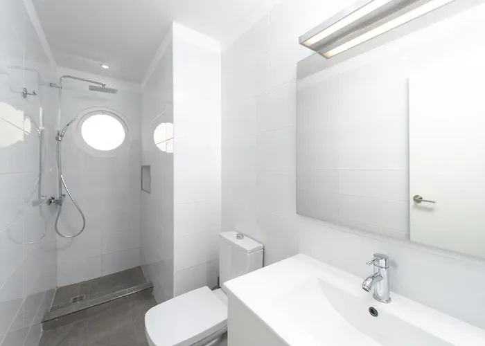 Location - Walk To The Beach, Shops & Dining * 플라야데라스아메리카스