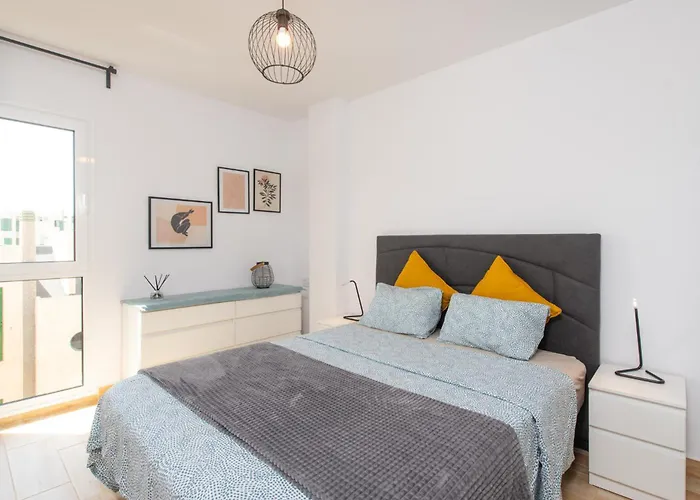 Location - Walk To The Beach, Shops & Dining 플라야데라스아메리카스