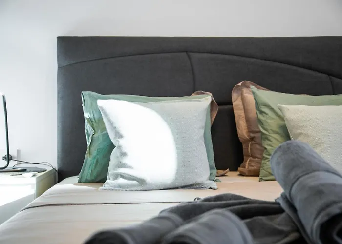 Location - Walk To The Beach, Shops & Dining 플라야데라스아메리카스