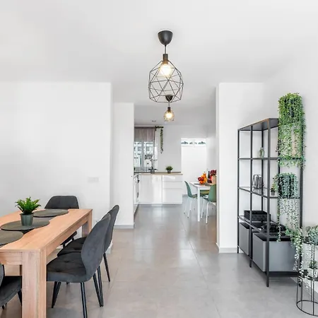 Location - Walk To The Beach, Shops & Dining Apartament *