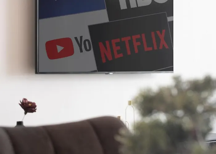 Location - Walk To The Beach, Shops & Dining Daire *