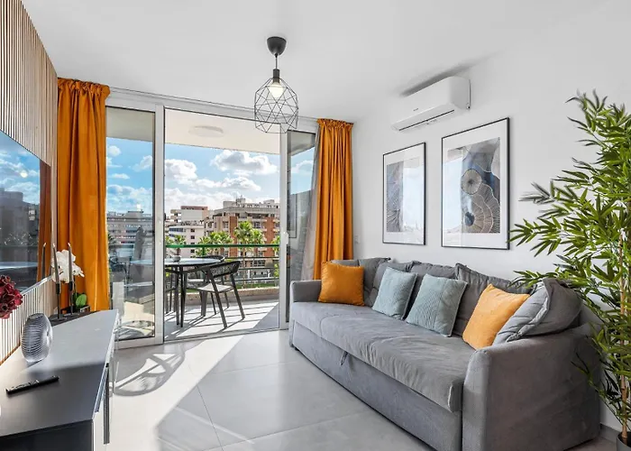 Location - Walk To The Beach, Shops & Dining Daire *