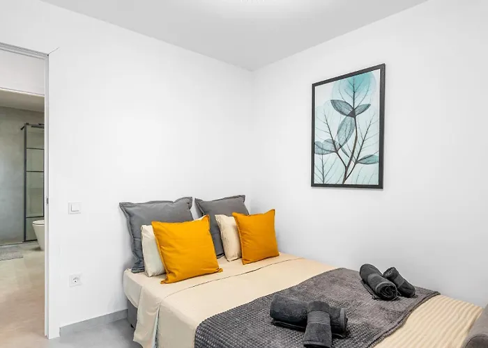 Daire Location - Walk To The Beach, Shops & Dining *